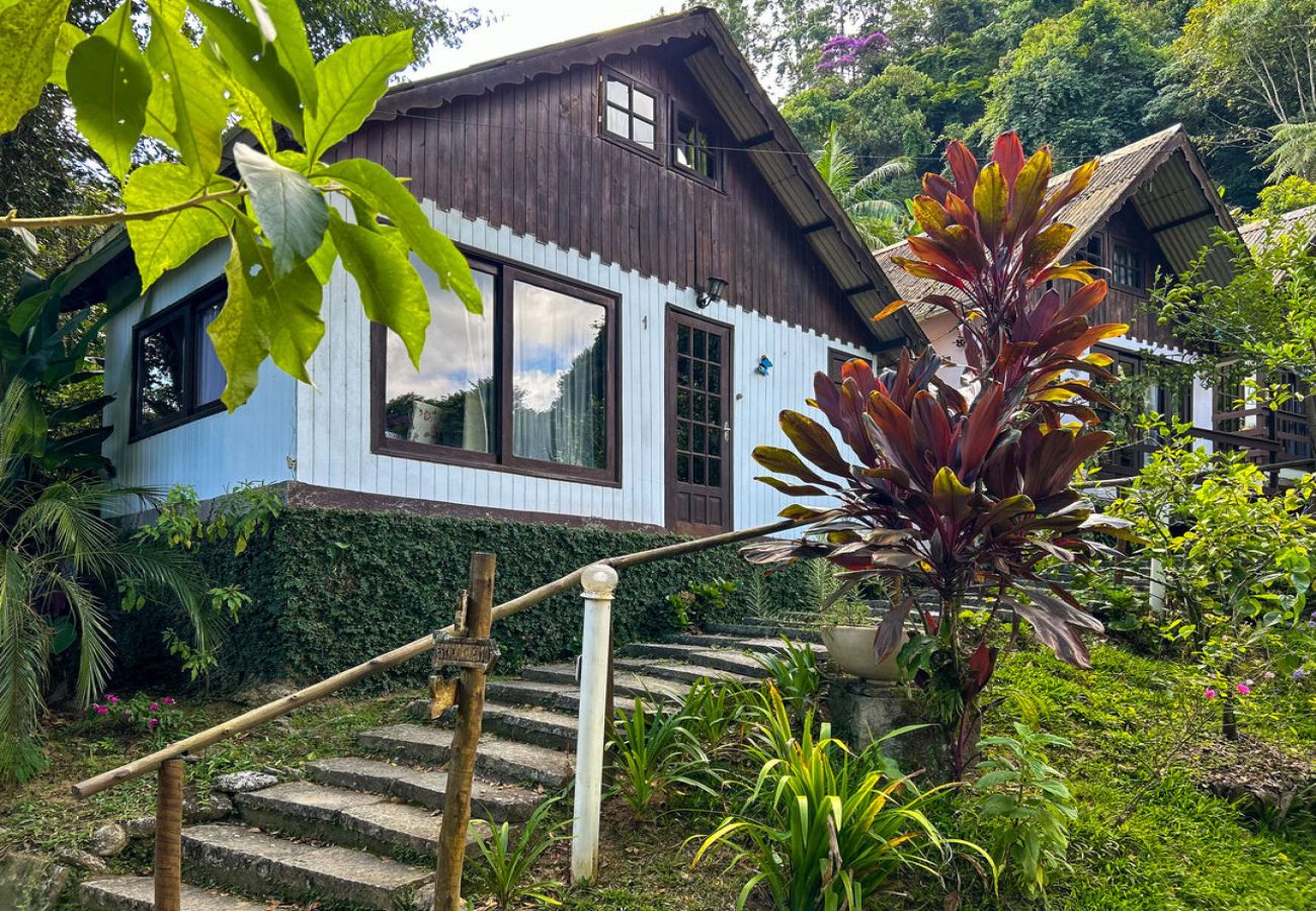 Chalé em Lumiar - Chalé com localização privilegiada em Lumiar/RJ Chalé em Lumiar - Chalé com localização privilegiada em Lumiar/RJ