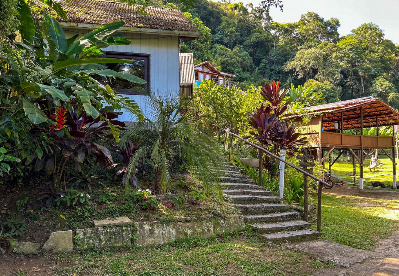 Chalé em Lumiar - Chalé com localização privilegiada em Lumiar/RJ Chalé em Lumiar - Chalé com localização privilegiada em Lumiar/RJ