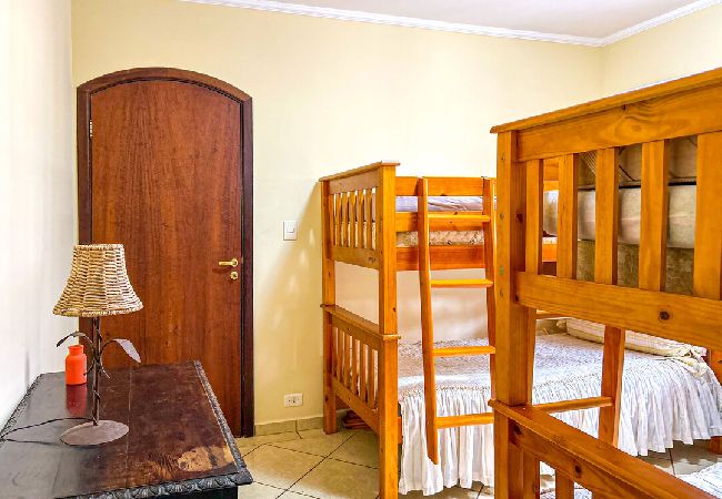 Casa em Atibaia - Chácara elegante com piscina e lazer em Atibaia/SP Casa em Atibaia - Chácara elegante com piscina e lazer em Atibaia/SP