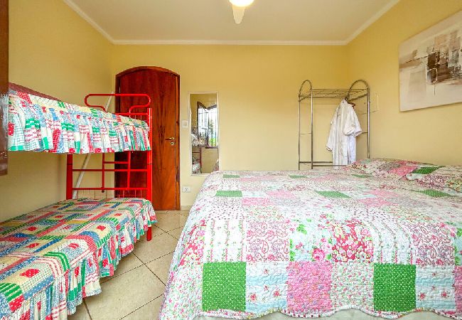 Casa em Atibaia - Chácara elegante com piscina e lazer em Atibaia/SP Casa em Atibaia - Chácara elegante com piscina e lazer em Atibaia/SP