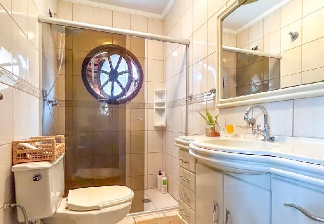 Casa em Atibaia - Chácara elegante com piscina e lazer em Atibaia/SP Casa em Atibaia - Chácara elegante com piscina e lazer em Atibaia/SP