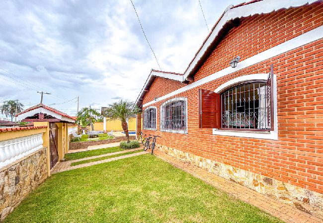 Casa em Atibaia - Chácara elegante com piscina e lazer em Atibaia/SP Casa em Atibaia - Chácara elegante com piscina e lazer em Atibaia/SP