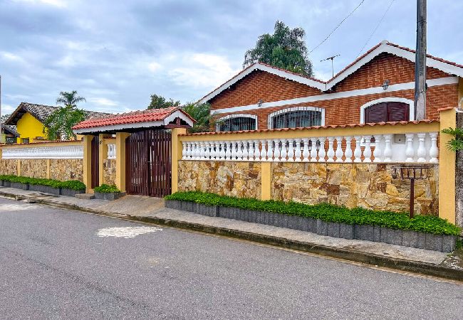Casa em Atibaia - Chácara elegante com piscina e lazer em Atibaia/SP Casa em Atibaia - Chácara elegante com piscina e lazer em Atibaia/SP