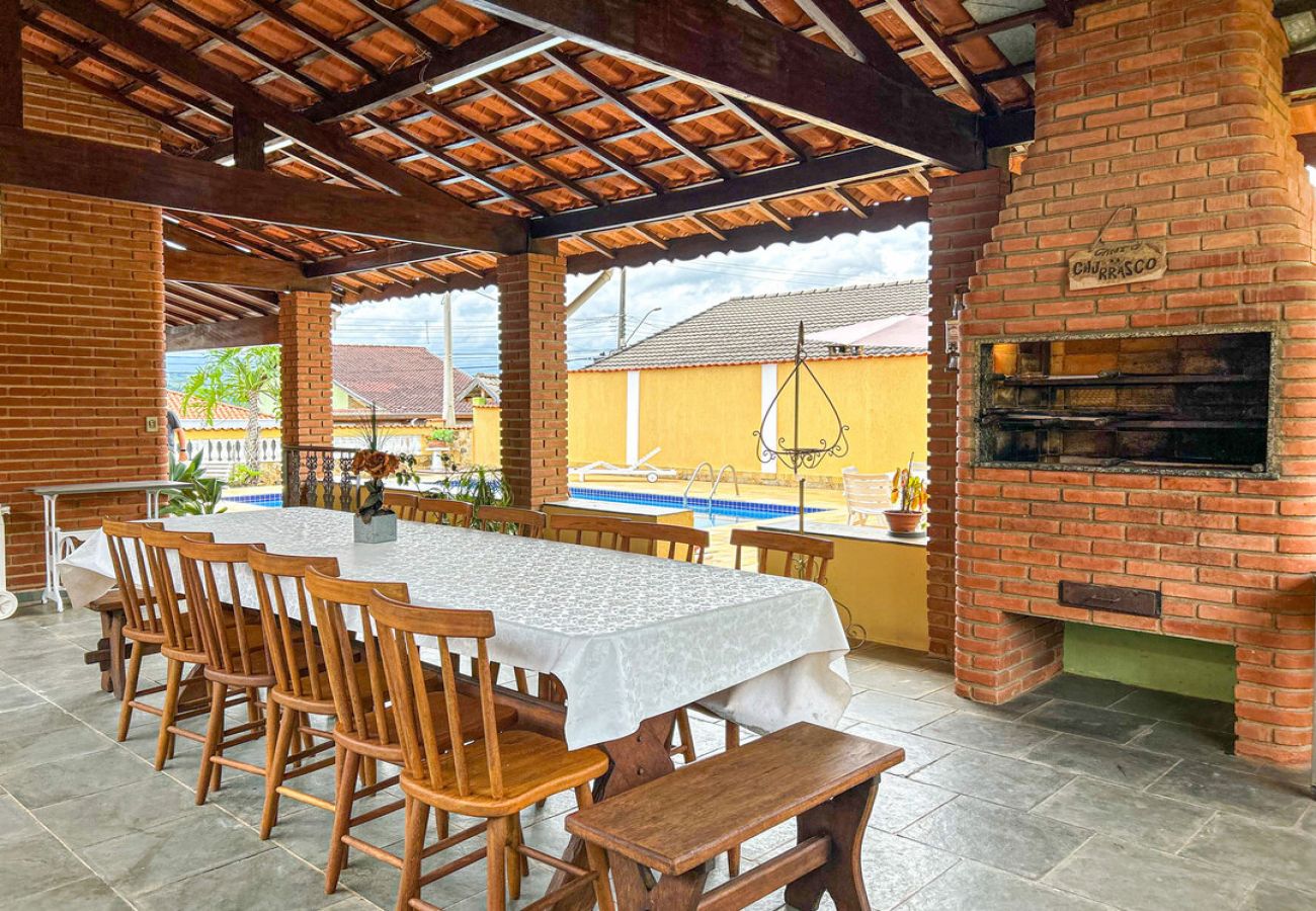 Casa em Atibaia - Chácara elegante com piscina e lazer em Atibaia/SP Casa em Atibaia - Chácara elegante com piscina e lazer em Atibaia/SP
