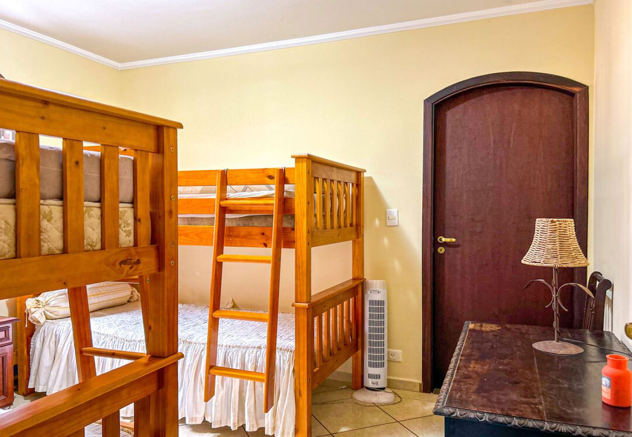 Casa em Atibaia - Chácara elegante com piscina e lazer em Atibaia/SP Casa em Atibaia - Chácara elegante com piscina e lazer em Atibaia/SP