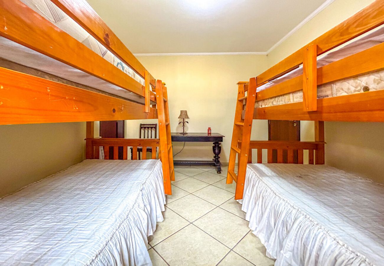 Casa em Atibaia - Chácara elegante com piscina e lazer em Atibaia/SP Casa em Atibaia - Chácara elegante com piscina e lazer em Atibaia/SP