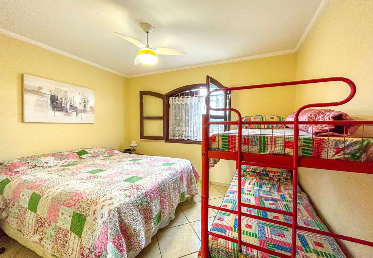 Casa em Atibaia - Chácara elegante com piscina e lazer em Atibaia/SP Casa em Atibaia - Chácara elegante com piscina e lazer em Atibaia/SP