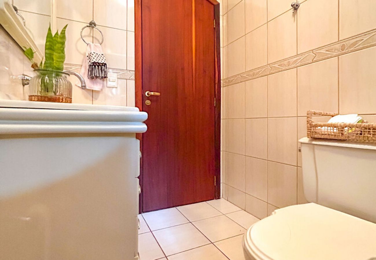 Casa em Atibaia - Chácara elegante com piscina e lazer em Atibaia/SP Casa em Atibaia - Chácara elegante com piscina e lazer em Atibaia/SP