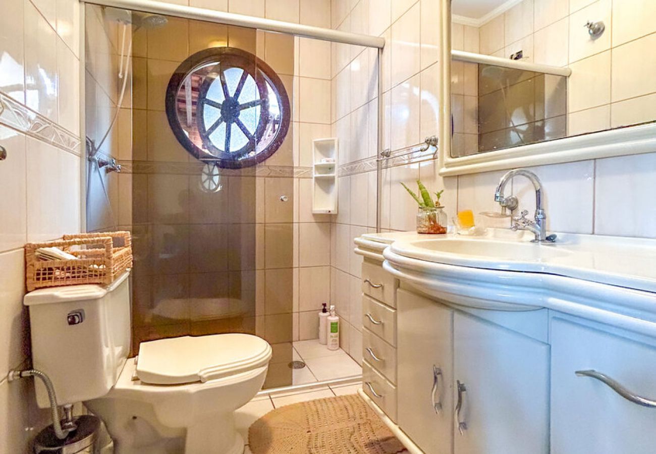 Casa em Atibaia - Chácara elegante com piscina e lazer em Atibaia/SP Casa em Atibaia - Chácara elegante com piscina e lazer em Atibaia/SP