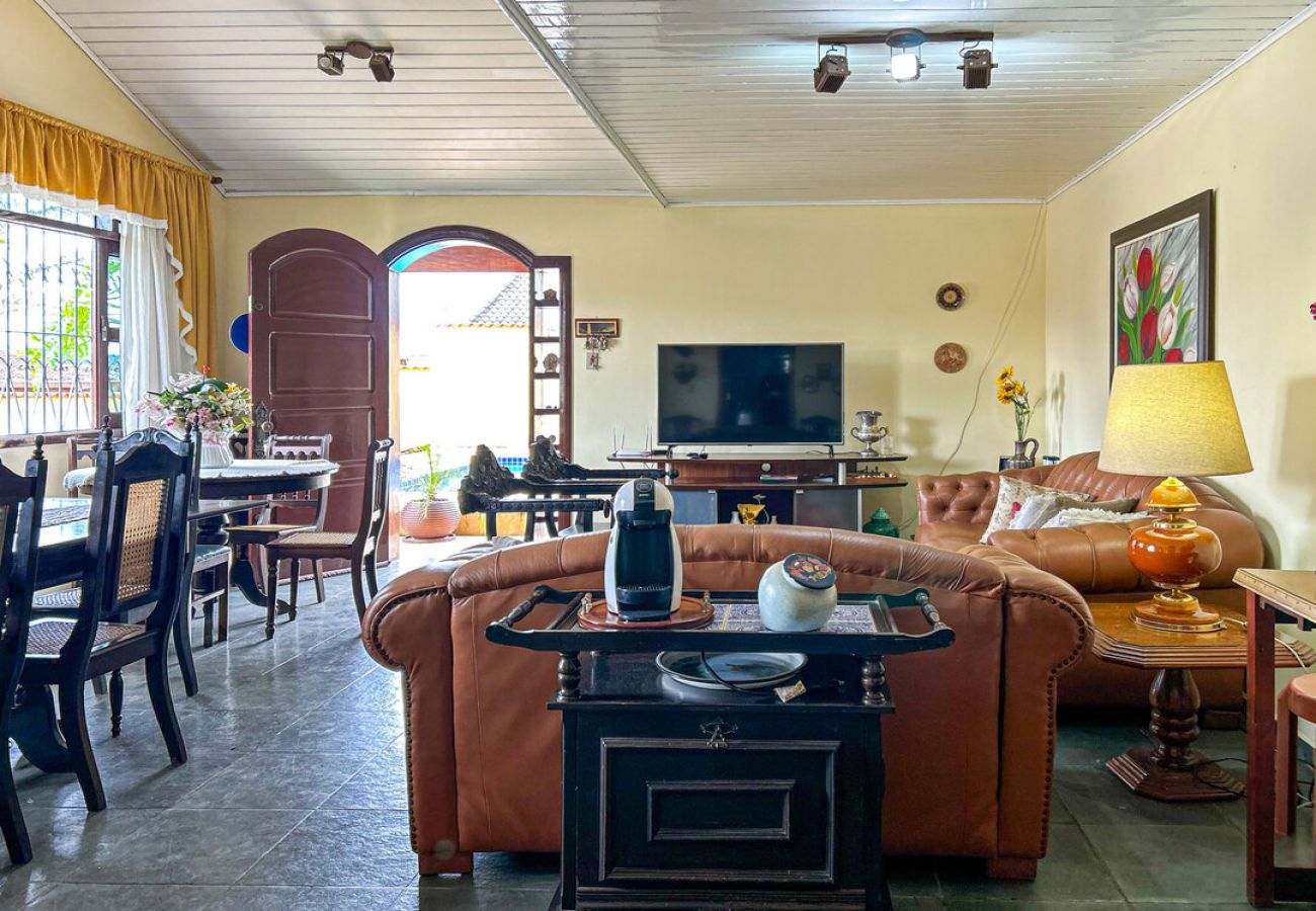 Casa em Atibaia - Chácara elegante com piscina e lazer em Atibaia/SP Casa em Atibaia - Chácara elegante com piscina e lazer em Atibaia/SP