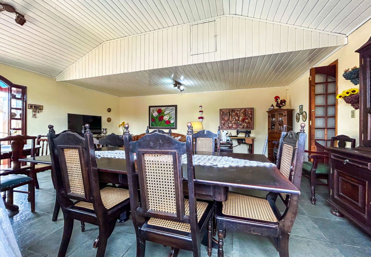 Casa em Atibaia - Chácara elegante com piscina e lazer em Atibaia/SP Casa em Atibaia - Chácara elegante com piscina e lazer em Atibaia/SP