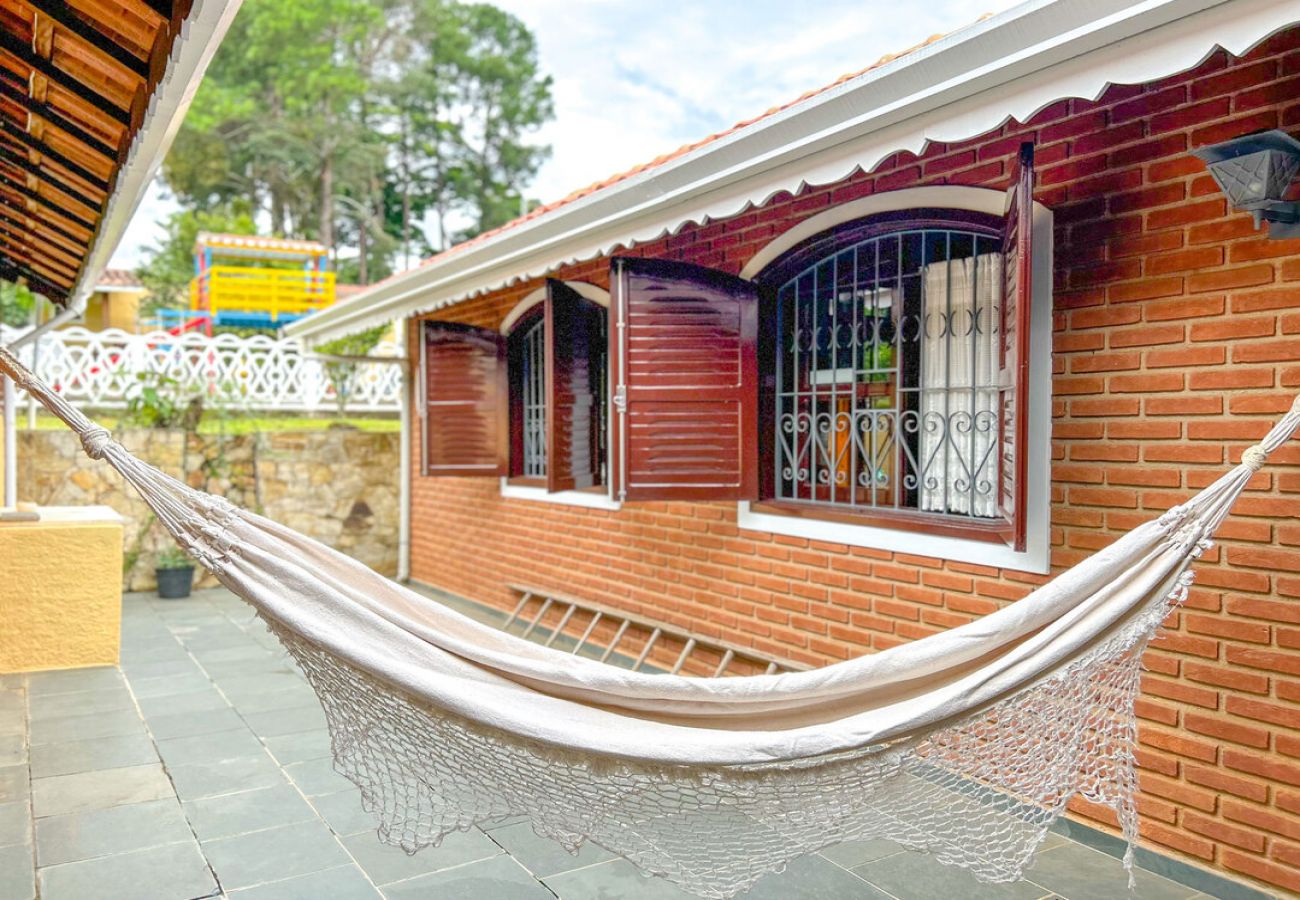 Casa em Atibaia - Chácara elegante com piscina e lazer em Atibaia/SP Casa em Atibaia - Chácara elegante com piscina e lazer em Atibaia/SP