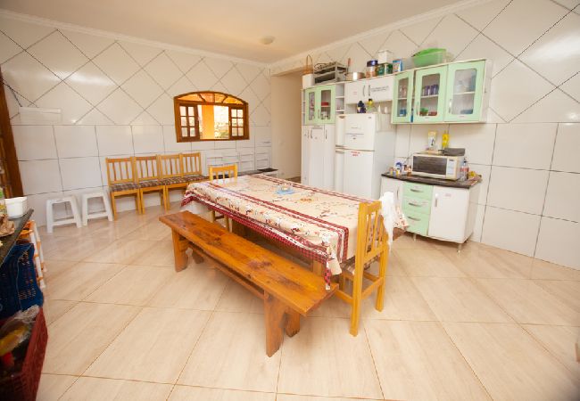 Casa em Extrema - Chácara confortável c piscina e lazer - Extrema/MG Casa em Extrema - Chácara confortável c piscina e lazer - Extrema/MG