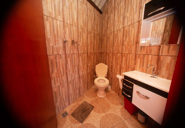 Casa em Extrema - Chácara confortável c piscina e lazer - Extrema/MG Casa em Extrema - Chácara confortável c piscina e lazer - Extrema/MG