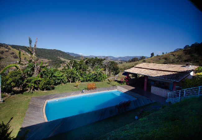Casa em Extrema - Chácara confortável c piscina e lazer - Extrema/MG Casa em Extrema - Chácara confortável c piscina e lazer - Extrema/MG