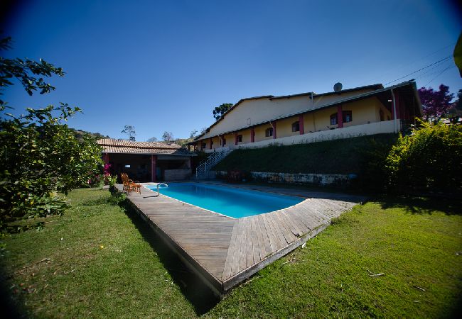 Casa em Extrema - Chácara confortável c piscina e lazer - Extrema/MG Casa em Extrema - Chácara confortável c piscina e lazer - Extrema/MG