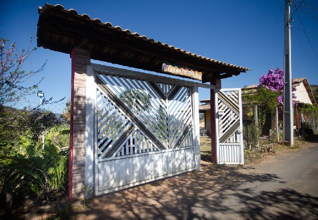Casa em Extrema - Chácara confortável c piscina e lazer - Extrema/MG Casa em Extrema - Chácara confortável c piscina e lazer - Extrema/MG
