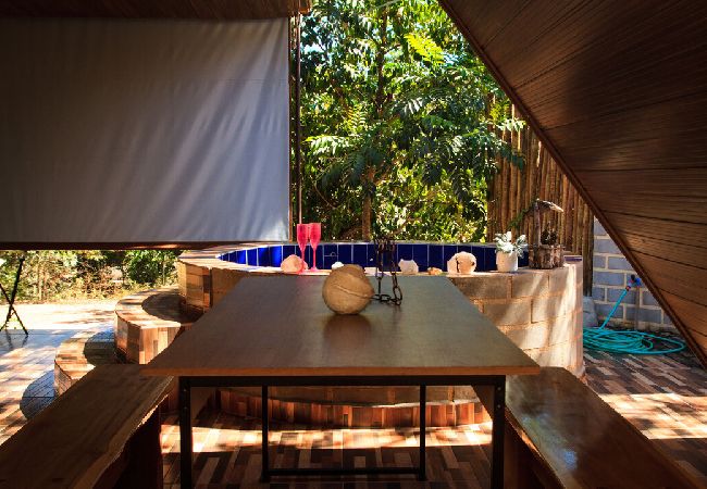 Chalé em Alto Paraíso de Goiás - Chalé com churrasqueira e jacuzzi aquecida Chalé em Alto Paraíso de Goiás - Chalé com churrasqueira e jacuzzi aquecida