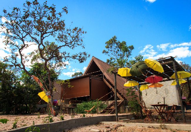 Chalé em Alto Paraíso de Goiás - Chalé com churrasqueira e jacuzzi aquecida Chalé em Alto Paraíso de Goiás - Chalé com churrasqueira e jacuzzi aquecida
