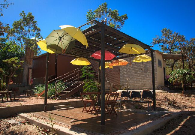 Chalé em Alto Paraíso de Goiás - Chalé com churrasqueira e jacuzzi aquecida Chalé em Alto Paraíso de Goiás - Chalé com churrasqueira e jacuzzi aquecida