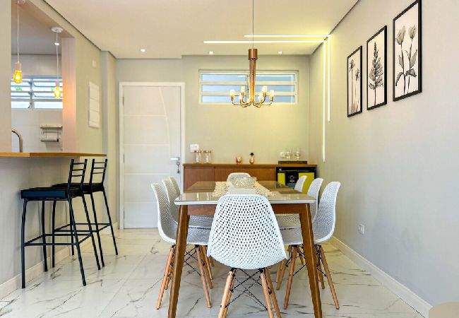 Apartamento em Santos - Apto estiloso e climatizado com wi-fi a beira mar Apartamento em Santos - Apto estiloso e climatizado com wi-fi a beira mar