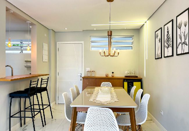 Apartamento em Santos - Apto estiloso e climatizado com wi-fi a beira mar Apartamento em Santos - Apto estiloso e climatizado com wi-fi a beira mar