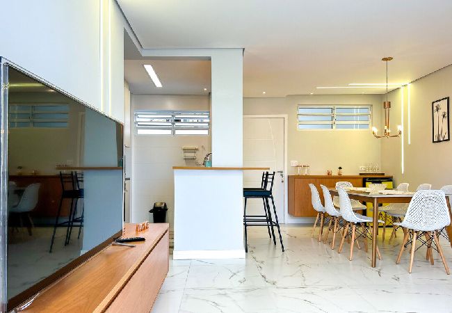 Apartamento em Santos - Apto estiloso e climatizado com wi-fi a beira mar Apartamento em Santos - Apto estiloso e climatizado com wi-fi a beira mar