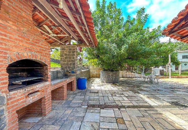 Casa em Santa Isabel - Incrível chácara c churrasqueira - Santa Isabel/SP Casa em Santa Isabel - Incrível chácara c churrasqueira - Santa Isabel/SP