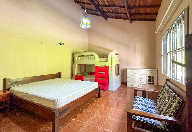 Casa em Santa Isabel - Incrível chácara c churrasqueira - Santa Isabel/SP Casa em Santa Isabel - Incrível chácara c churrasqueira - Santa Isabel/SP