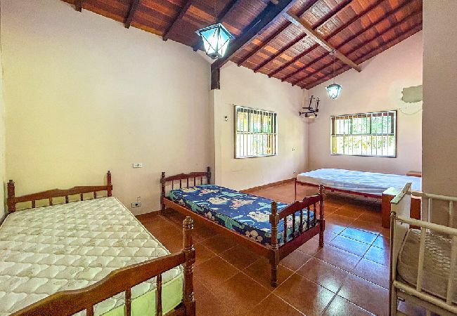 Casa em Santa Isabel - Incrível chácara c churrasqueira - Santa Isabel/SP Casa em Santa Isabel - Incrível chácara c churrasqueira - Santa Isabel/SP