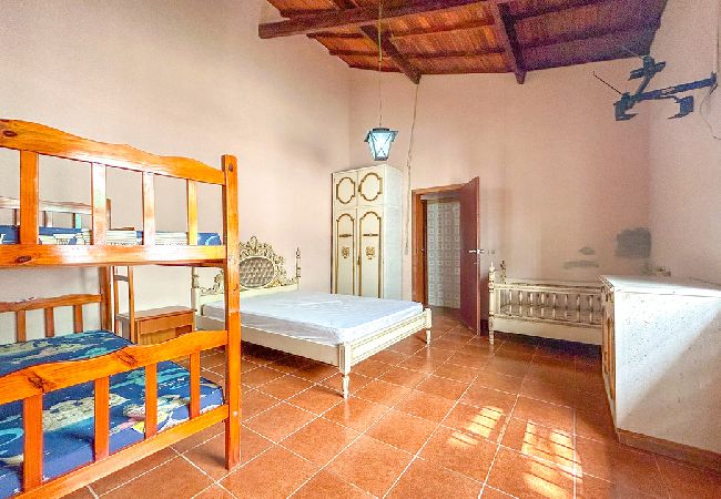 Casa em Santa Isabel - Incrível chácara c churrasqueira - Santa Isabel/SP Casa em Santa Isabel - Incrível chácara c churrasqueira - Santa Isabel/SP