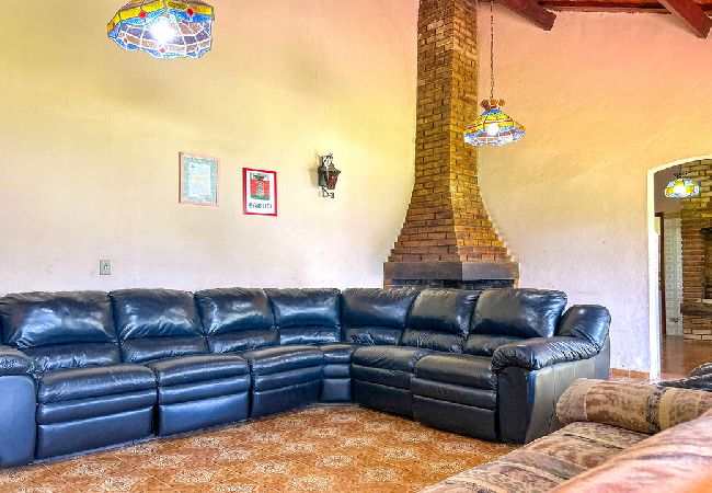 Casa em Santa Isabel - Incrível chácara c churrasqueira - Santa Isabel/SP Casa em Santa Isabel - Incrível chácara c churrasqueira - Santa Isabel/SP