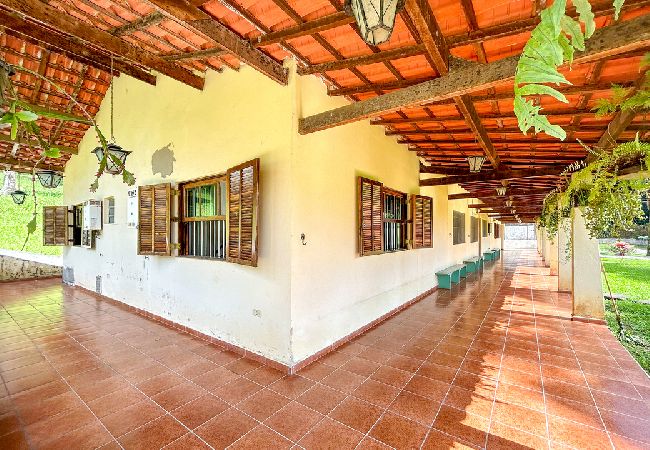 Casa em Santa Isabel - Incrível chácara c churrasqueira - Santa Isabel/SP Casa em Santa Isabel - Incrível chácara c churrasqueira - Santa Isabel/SP
