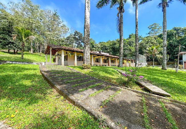 Casa em Santa Isabel - Incrível chácara c churrasqueira - Santa Isabel/SP Casa em Santa Isabel - Incrível chácara c churrasqueira - Santa Isabel/SP