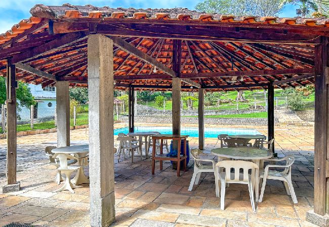 Casa em Santa Isabel - Incrível chácara c churrasqueira - Santa Isabel/SP Casa em Santa Isabel - Incrível chácara c churrasqueira - Santa Isabel/SP