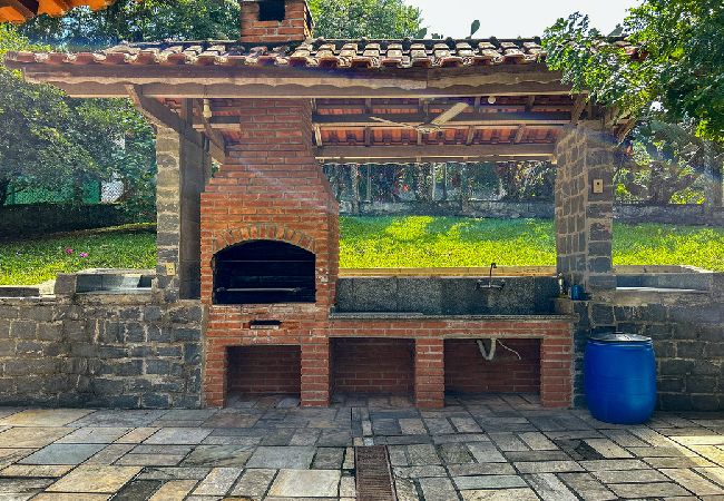 Casa em Santa Isabel - Incrível chácara c churrasqueira - Santa Isabel/SP Casa em Santa Isabel - Incrível chácara c churrasqueira - Santa Isabel/SP