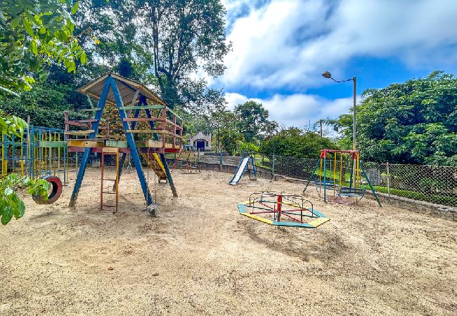 Casa em Santa Isabel - Incrível chácara c churrasqueira - Santa Isabel/SP Casa em Santa Isabel - Incrível chácara c churrasqueira - Santa Isabel/SP