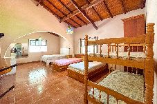 Casa em Santa Isabel - Incrível chácara c churrasqueira - Santa Isabel/SP