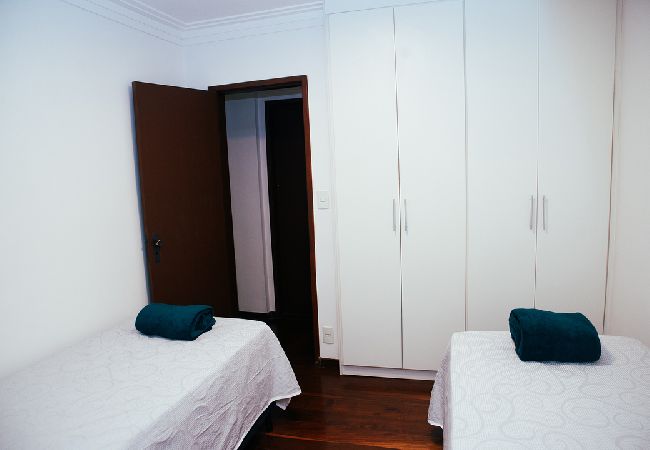 Apartamento em Juiz de Fora - Apto com Wi-Fi e em Cascatinha, Juiz de Fora/MG Apartamento em Juiz de Fora - Apto com Wi-Fi e em Cascatinha, Juiz de Fora/MG