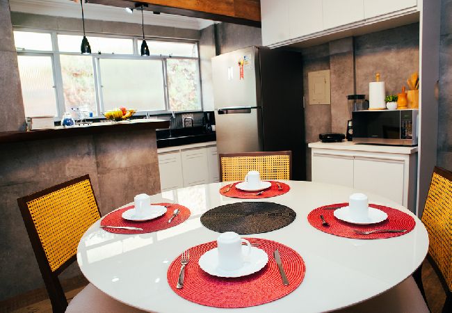 Apartamento em Juiz de Fora - Apto com Wi-Fi e em Cascatinha, Juiz de Fora/MG Apartamento em Juiz de Fora - Apto com Wi-Fi e em Cascatinha, Juiz de Fora/MG