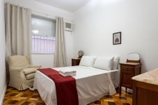 Apartamento em Rio de Janeiro - AP102 (Zona1)