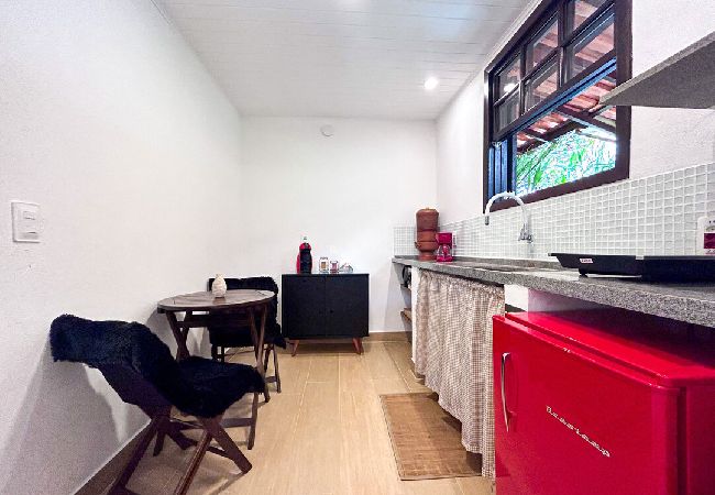 Chalé em Petrópolis - Charmoso chalé c WiFi e linda vista em Itaipava/RJ Chalé em Petrópolis - Charmoso chalé c WiFi e linda vista em Itaipava/RJ