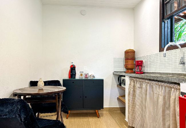 Chalé em Petrópolis - Charmoso chalé c WiFi e linda vista em Itaipava/RJ Chalé em Petrópolis - Charmoso chalé c WiFi e linda vista em Itaipava/RJ