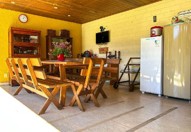 Chalé em Petrópolis - Charmoso chalé c WiFi e linda vista em Itaipava/RJ Chalé em Petrópolis - Charmoso chalé c WiFi e linda vista em Itaipava/RJ