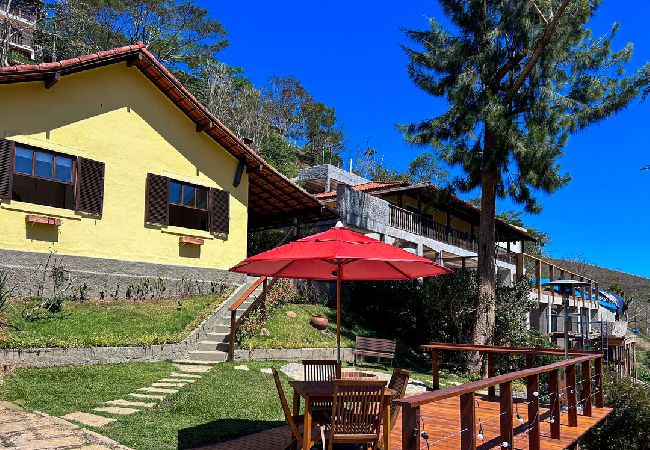 Chalé em Petrópolis - Charmoso chalé c WiFi e linda vista em Itaipava/RJ Chalé em Petrópolis - Charmoso chalé c WiFi e linda vista em Itaipava/RJ