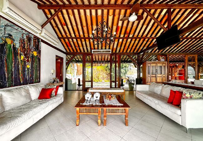 Casa em Ilhabela - Casa beira mar c lazer completo em Piúva-Ilhabela Casa em Ilhabela - Casa beira mar c lazer completo em Piúva-Ilhabela