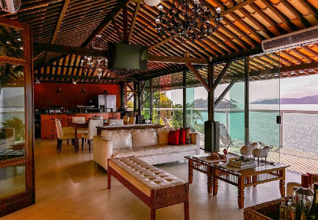 Casa em Ilhabela - Casa beira mar c lazer completo em Piúva-Ilhabela Casa em Ilhabela - Casa beira mar c lazer completo em Piúva-Ilhabela