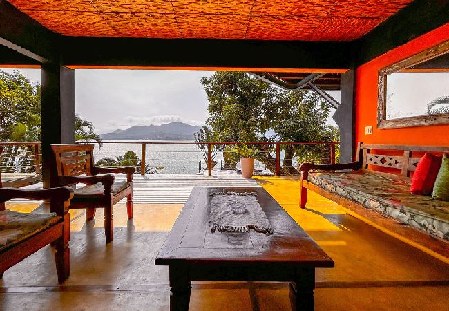 Casa em Ilhabela - Casa beira mar c lazer completo em Piúva-Ilhabela Casa em Ilhabela - Casa beira mar c lazer completo em Piúva-Ilhabela