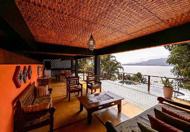 Casa em Ilhabela - Casa beira mar c lazer completo em Piúva-Ilhabela Casa em Ilhabela - Casa beira mar c lazer completo em Piúva-Ilhabela