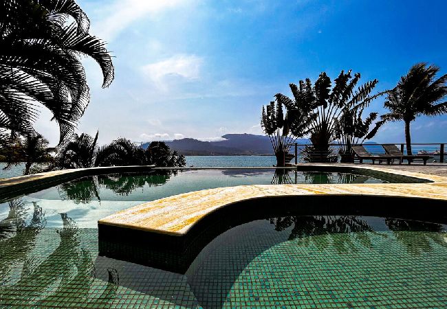 Casa em Ilhabela - Casa beira mar c lazer completo em Piúva-Ilhabela Casa em Ilhabela - Casa beira mar c lazer completo em Piúva-Ilhabela